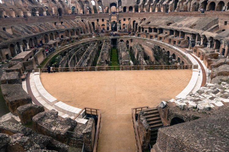 ColosseumL Interior
