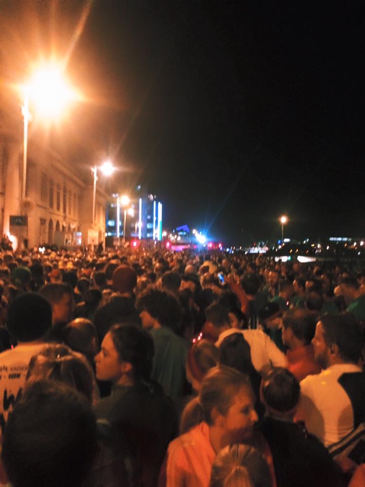 9,000 runners line up